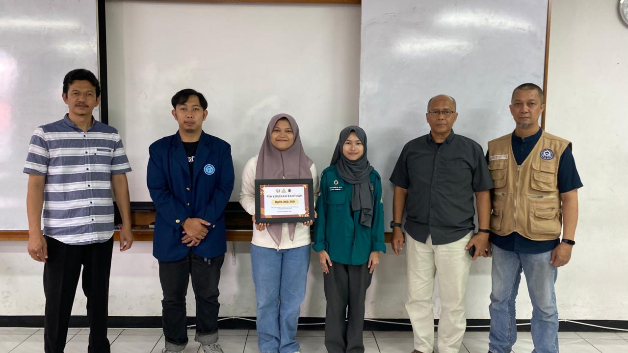 BEM-KM Polman Bandung Salurkan Donasi untuk Mahasiswa Terdampak Bencana Alam